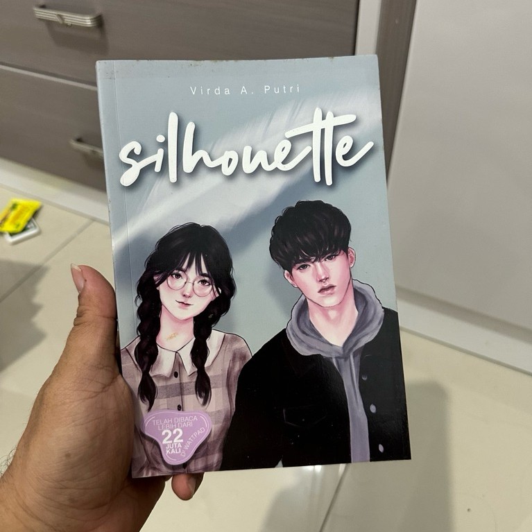 Preloved Novel - Silhouette