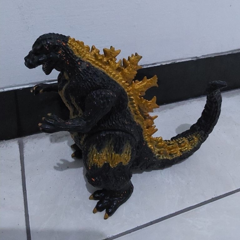 burning godzilla mainan preloved