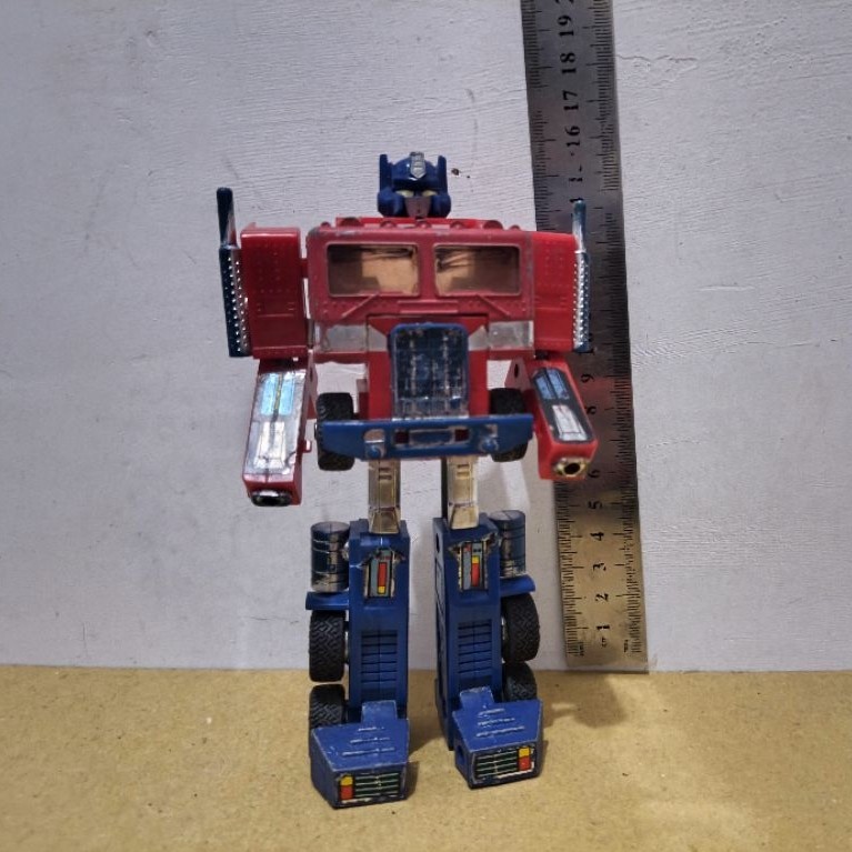 Transformers Optimus Prime G1 Takara Hasbro