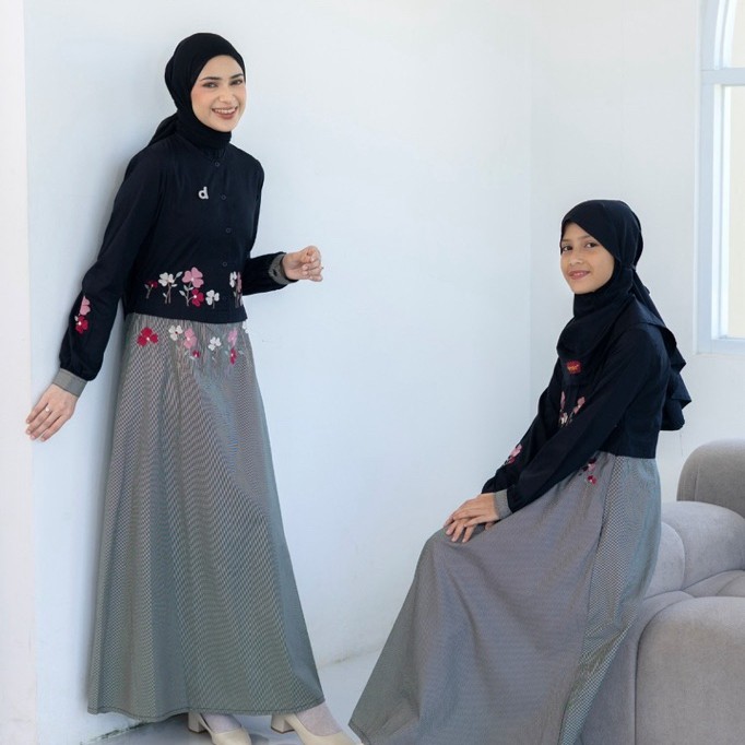 Couple Dannis D’Inara/Couple mom & girl dannis
