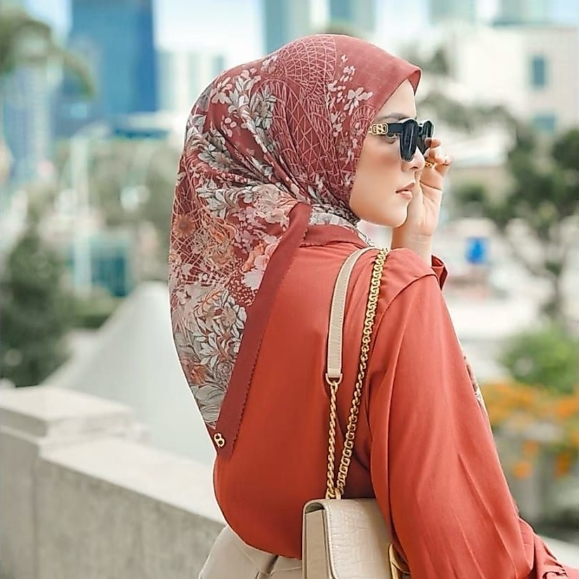 Buttonscarves Exclusive Singapore Chili Oil