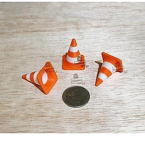 Maket Cone Jalan Raya Miniatur Diorama Kerucut Lalu Lintas 2 Warna