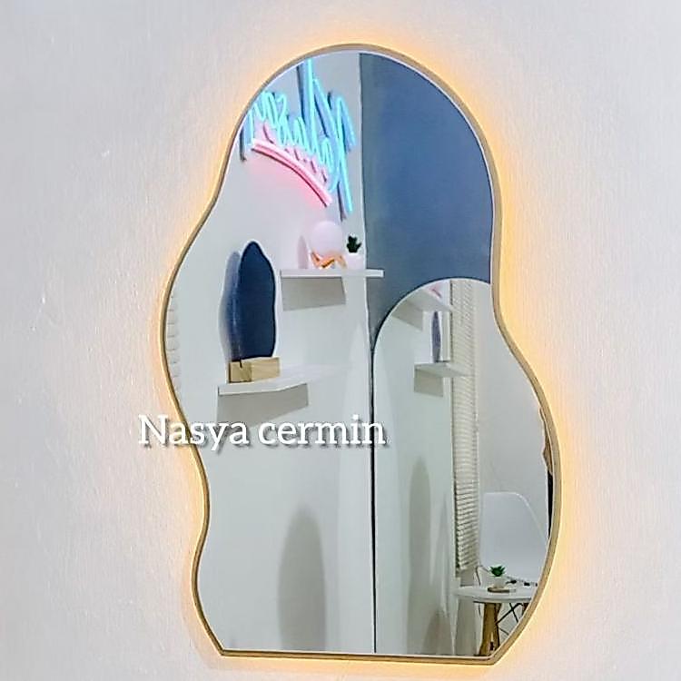 Cermin Aesthetic Abstrak Lampu Led