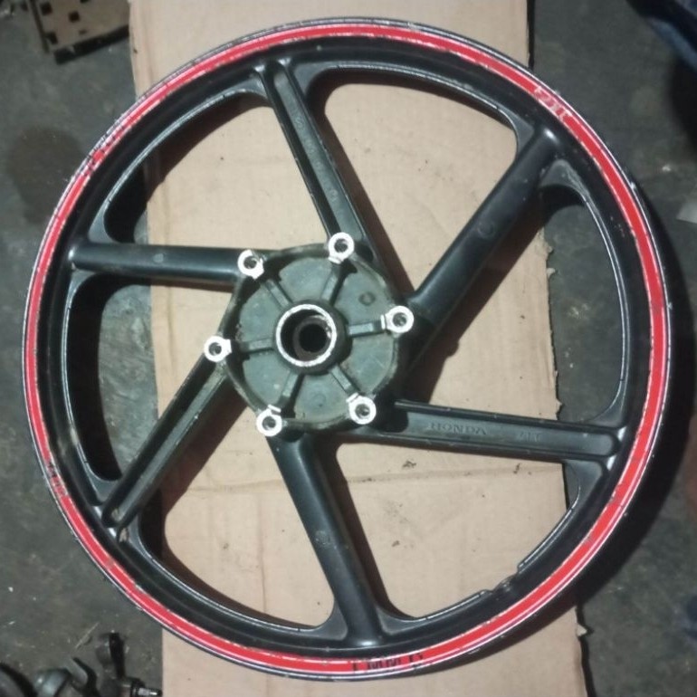 velg depan megapro primus