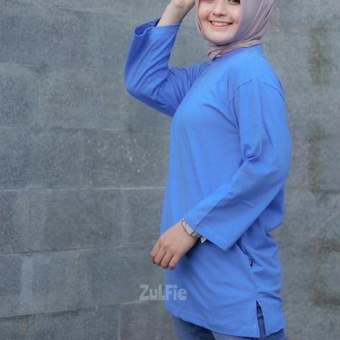 Kaos Oversize Wanita Panjang Basic Polos Biru Muda Lengan 7/8 Belah Pinggir Atasan Jumbo Dewasa Musl