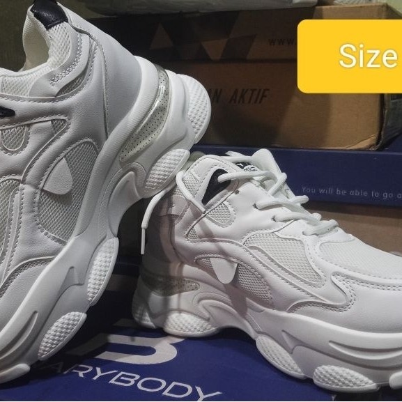 sepatu running cewe sole tinggi