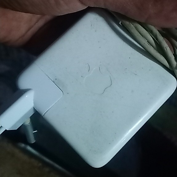 Charger macbook Apple