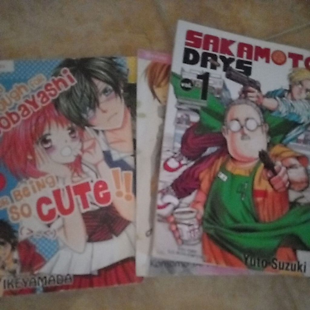 Preloved komik & novel hujan