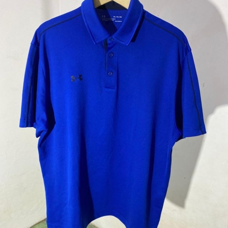 Kaos kerah Under Armour