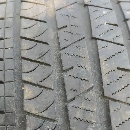 Ban Mobil ring 22 ukuran 275/40 R22 second copotan murah