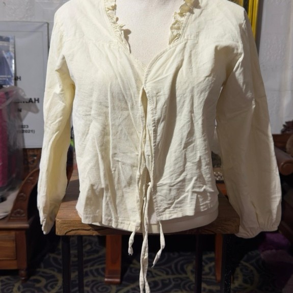 Outer Bludru Butter Yellow