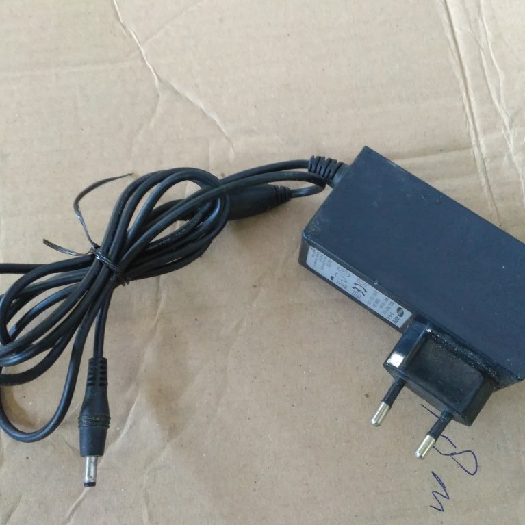 adaptor 12v 2a GMC ASATRON VERSIYA AIWA DAEWOO dvd portable colokan kecil