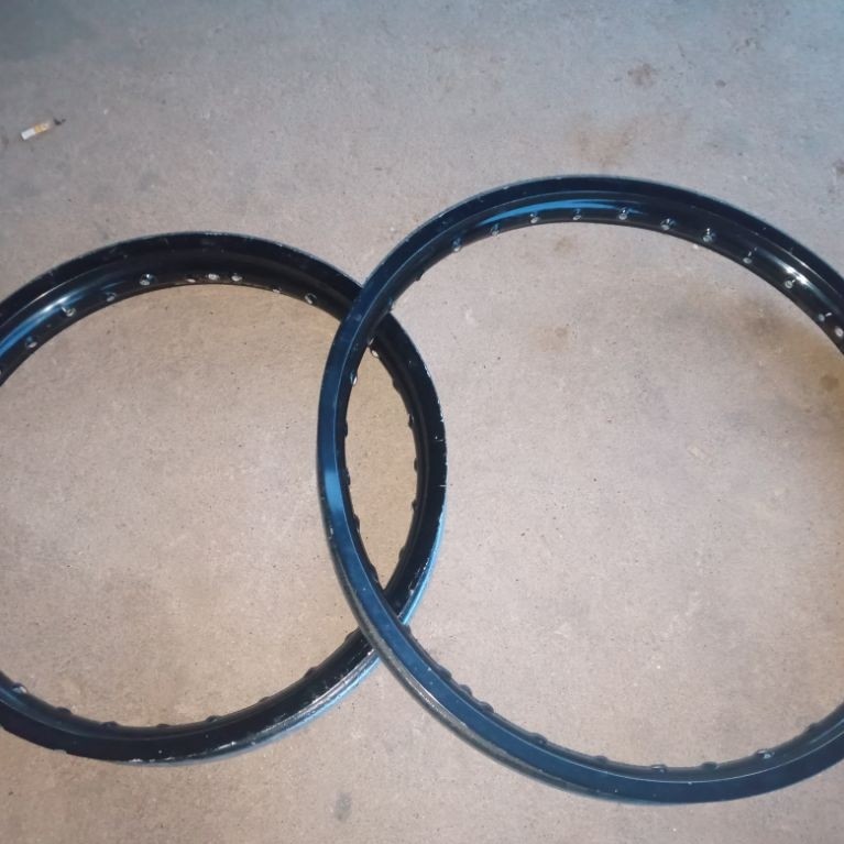 Lingkaran daun daunan velg CRF 150 L Original copotan