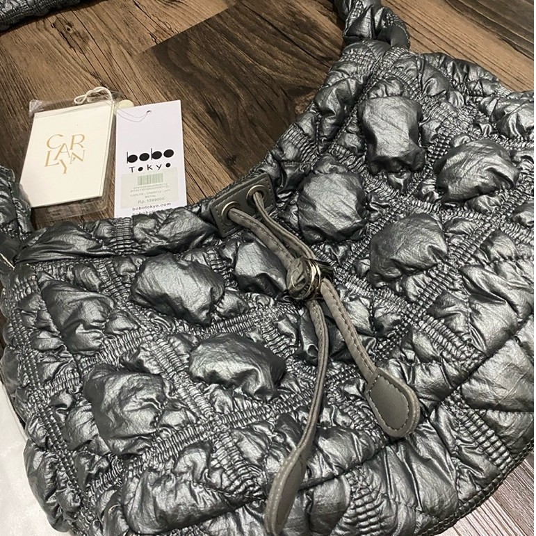 CARLYN BAG