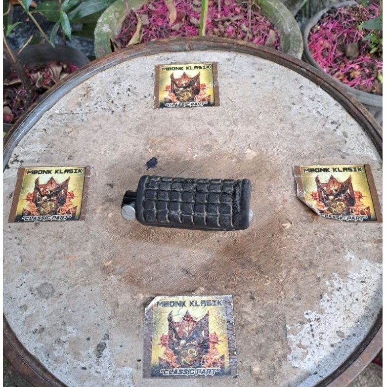 foot step depan pijakan kaki cbr 150 cbu thailand ORIGINAL karet footstep depan cbr 150 r cbu thaila