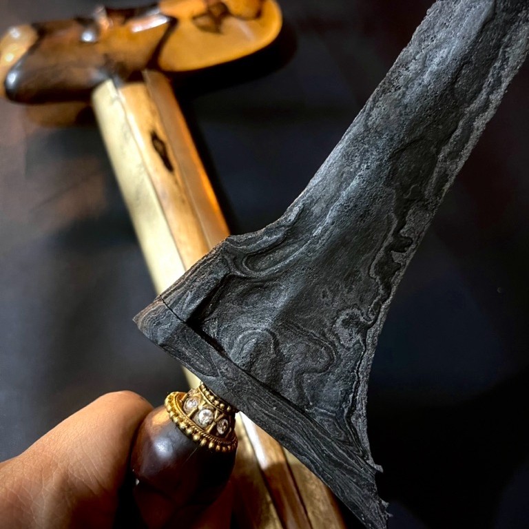 keris jalak ngore sepuh tangguh wengker, sandangan warangka kayu timoho gayaman solo, deder lawasan 