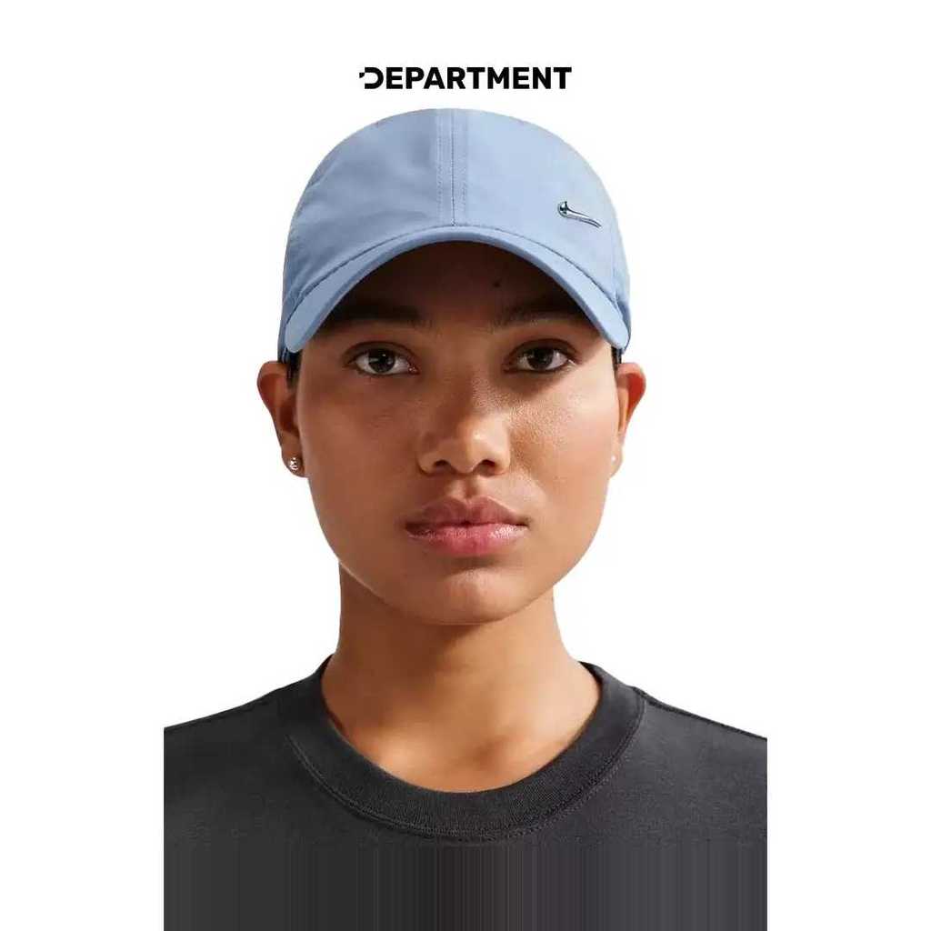 NIKE Topi DRI-FIT CLUB UNSTRUCTURED METAL SWOOSH FB5372486 ORI