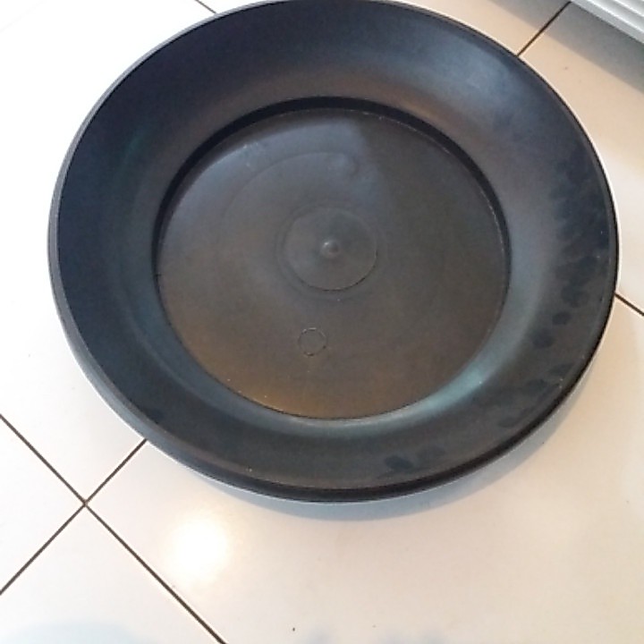 tatakan pot 60 Hitam alas pot bunga 60 piringan pot tanaman 70