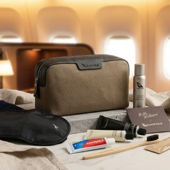 Tas Amenity Qantas First Class - Edisi R.M. Williams