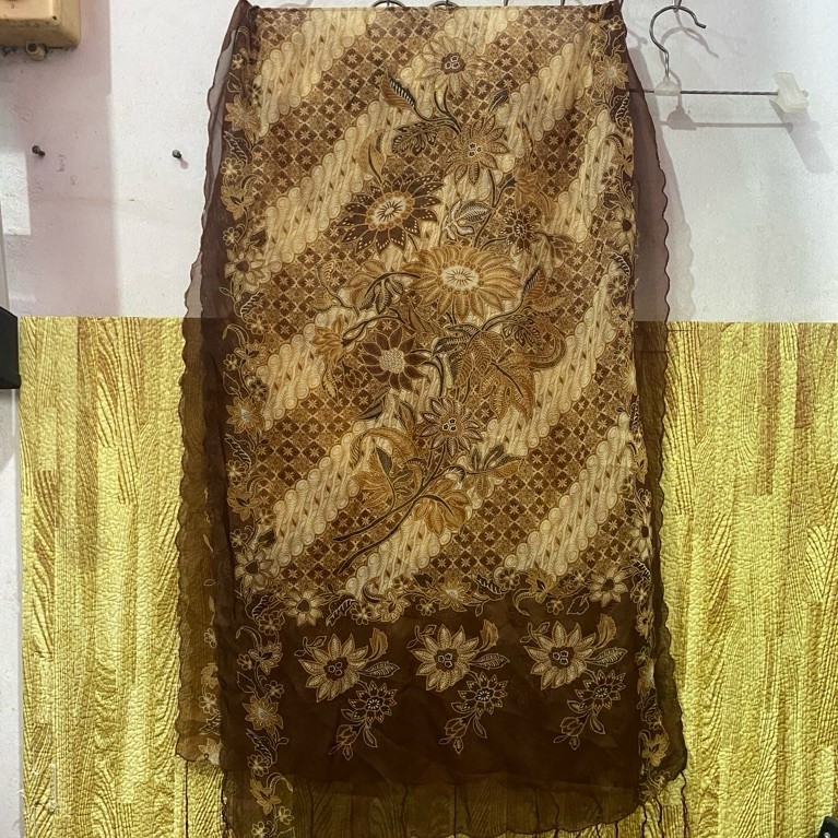 Syal Selendang Payet Motif Batik Organza Rumbai Cokelat Panjang 170 cm Lebar 54 cm