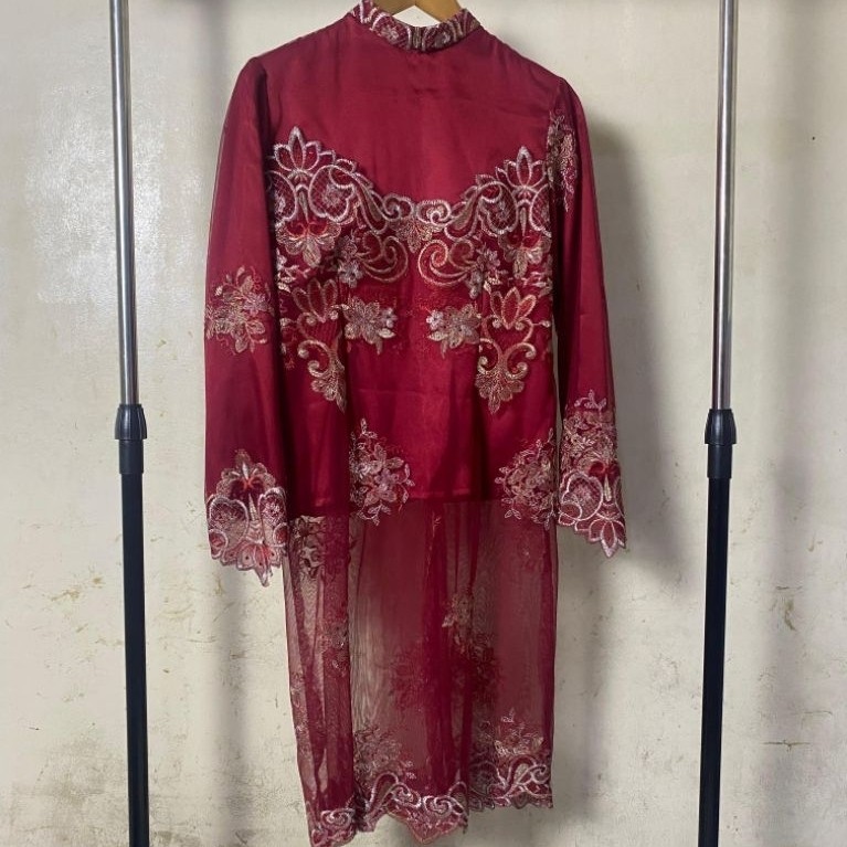 Preloved Kebaya Brukat Merah Maroon Premium Wanita | Outer Tulle Bordir Elegan Panjang | Atasan Kond