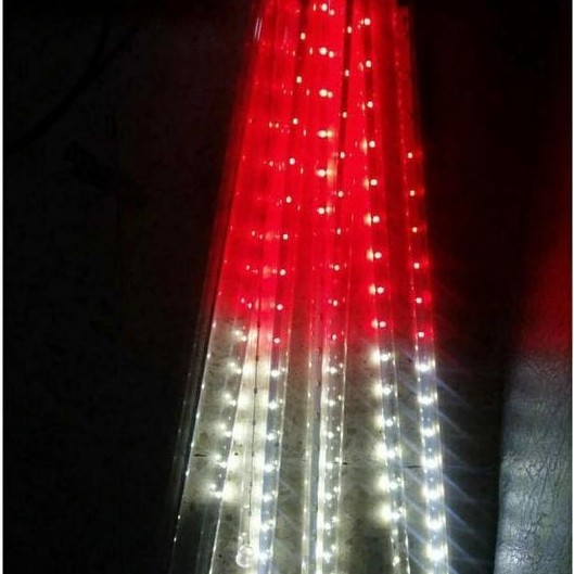 Lampu Meteor Merah Putih 8 Batang Lampu