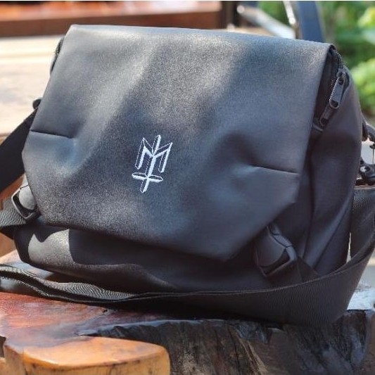 MATERNAL DISASTER #TAS SELEMPANG PRIA WANITA,TAS SELEMPANG MATERNAL, SLING BAG. Termurah