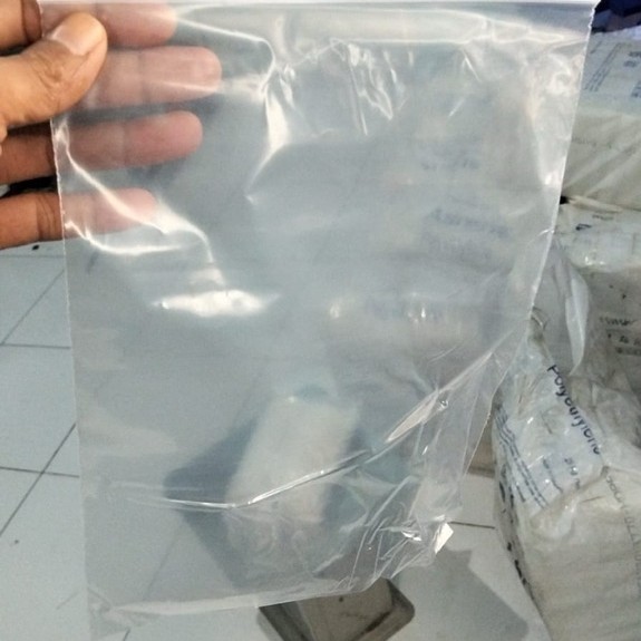 Plastik Klip Ziplock bening 20x30 cm isi 100pcs /plastik klip ziplock packing baju