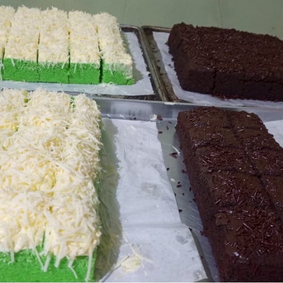 Brownies Kukus Super Lembut - Bolu Pandan Keju Sekat - Brownies kukus Bolu Premium Fresh Homemade