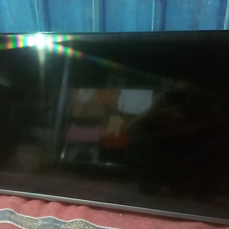 kesing tv coocaa 43s6g android lcd pecah