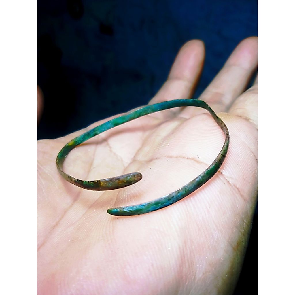 gelang kuno antik bahan prunggu
