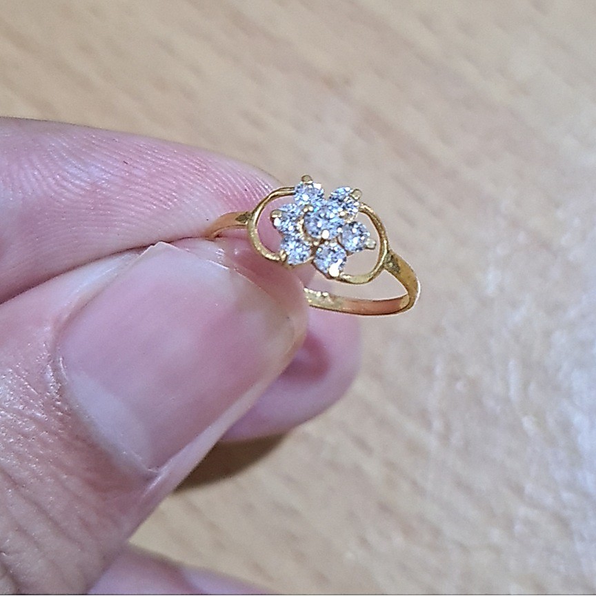 Cincin Anak Emas Muda Model Bunga Mata Putih