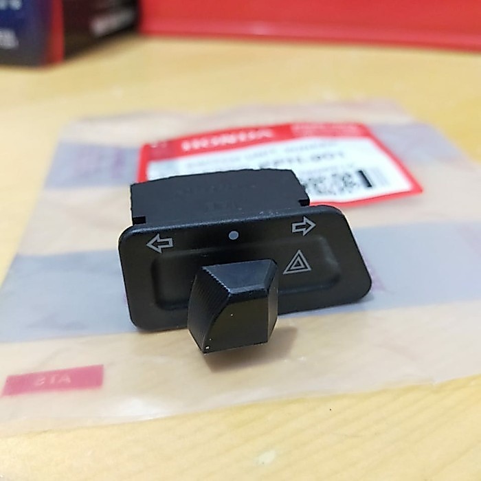 SAKLAR TOMBOL LAMPU SEN HAZARD KARISMA SUPRA X 125 VARIO BEAT KARBU