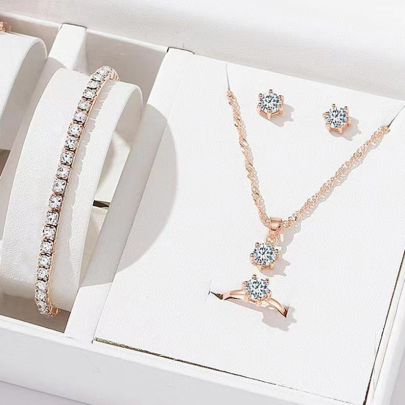 4PCS-Anting + Kalung + Gelang(gelang Tangan) + Cincin / Set Clover Titanium Vintage Perhiasan Wanita
