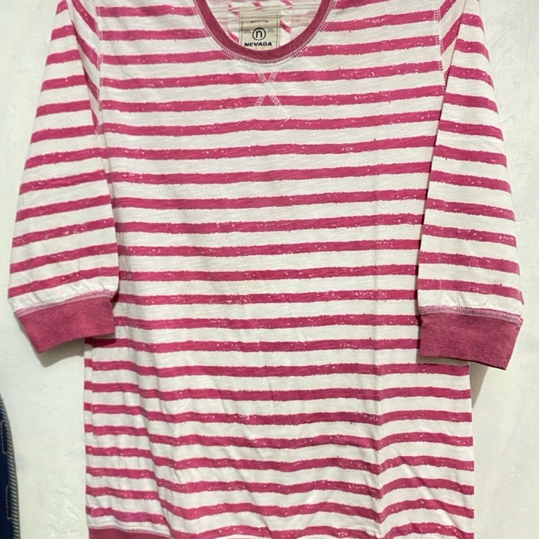 PRELOVED Nevada kaos lengan panjang