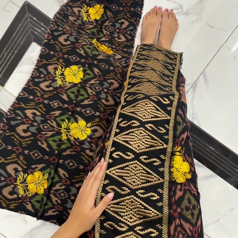 KAMEN ENDEK REBONG TRETES TUMPAL SONGKET SET SELENDANG