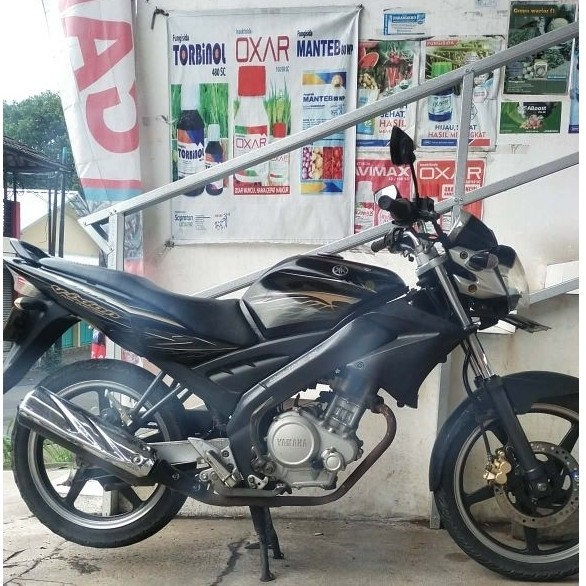 Motor second Yamaha Vixion old 2011 150cc Lengkap Tembus faktur