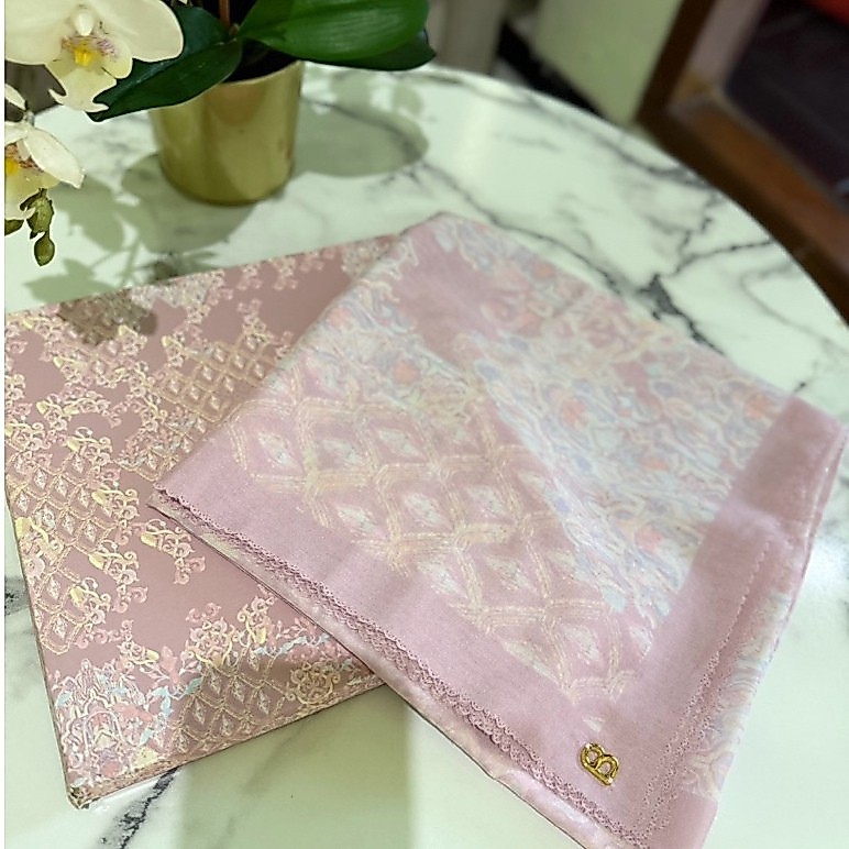 buttonscarves granada pink mist