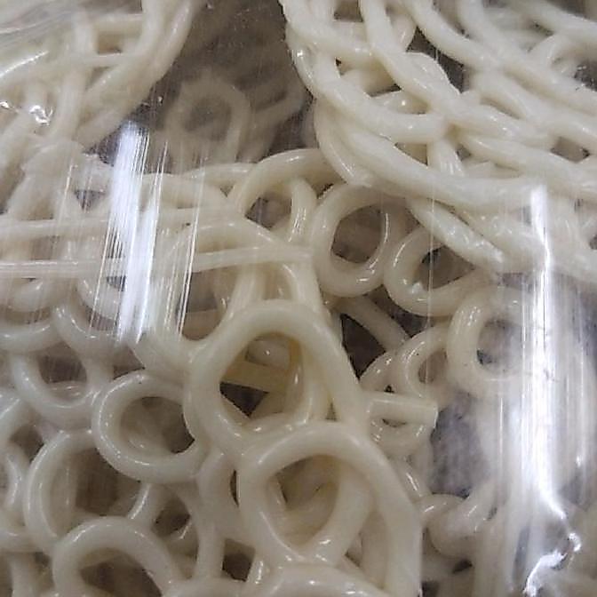 Dryfood- Kerupuk Mentah Krupuk Bawang Spesial Cap Kera Mas 400 Gram / Bungkus Asli
