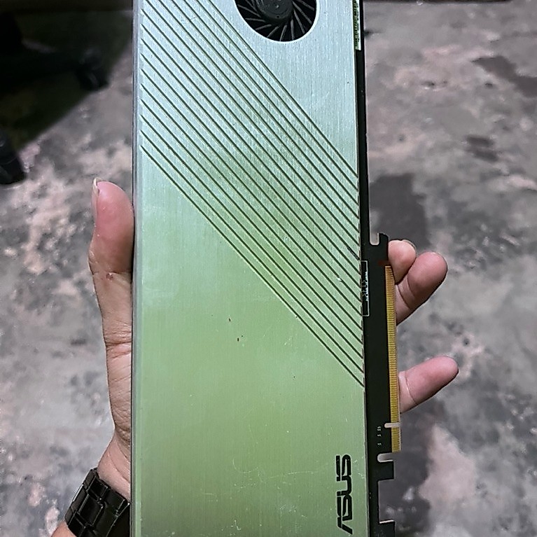 ASUS Hyper M.2 x16 Gen 4 Card
