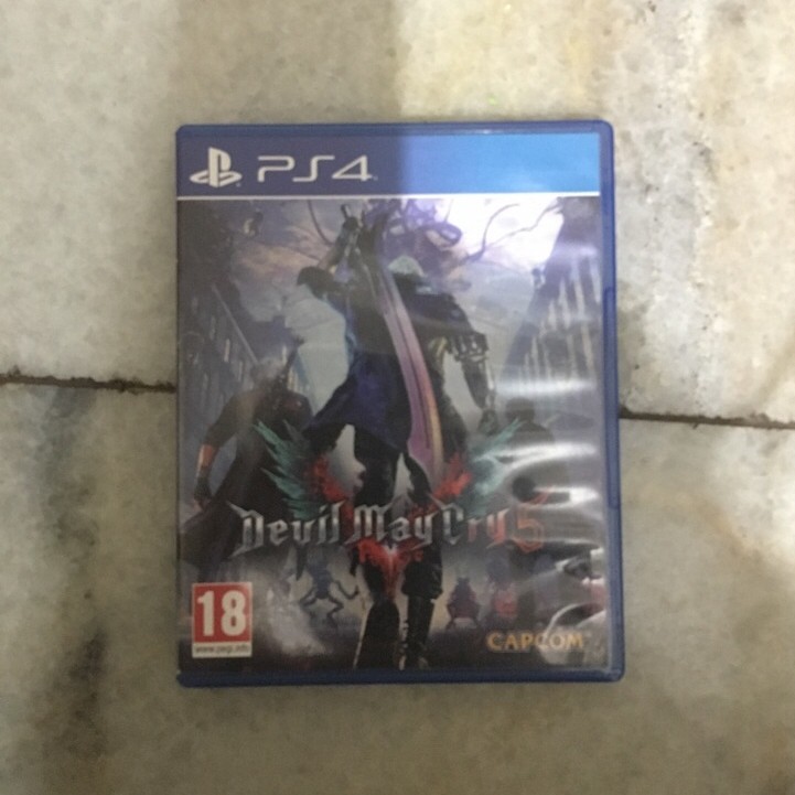 DEVIL MAY CRY 5 PS4