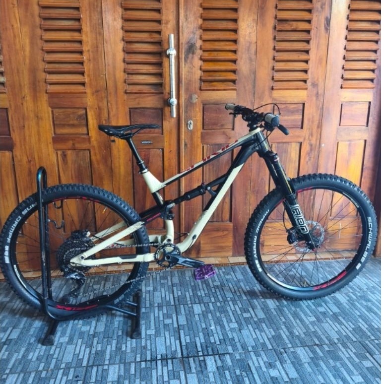 Polygon Siskiu D7 size M 27.5 banyak upgrade