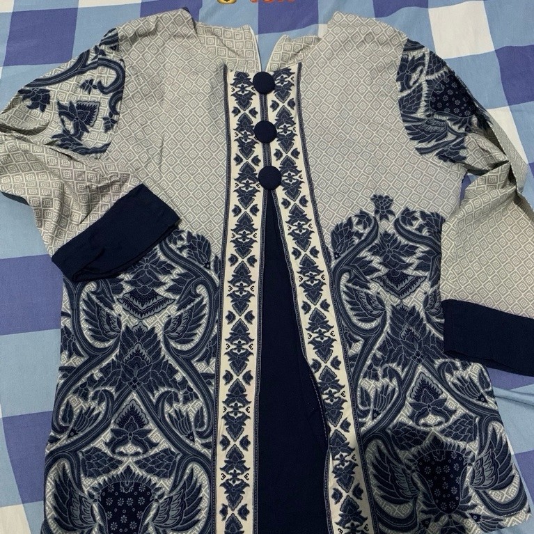 batik navy wanita