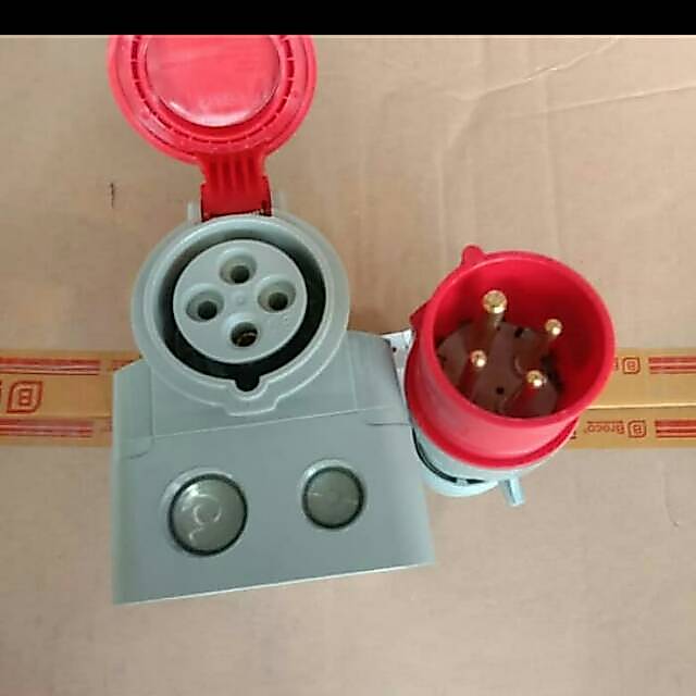 Legrand set surface mounting 555258+555238 plug Socket legrand .32A+ E IP44 3 PHASE 4pin
