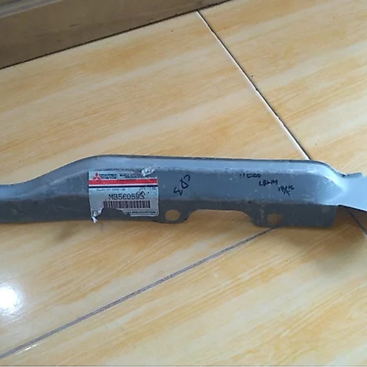Pilar depan dalam Mitsubishi Ragasa kepala petak ps100/ps120
