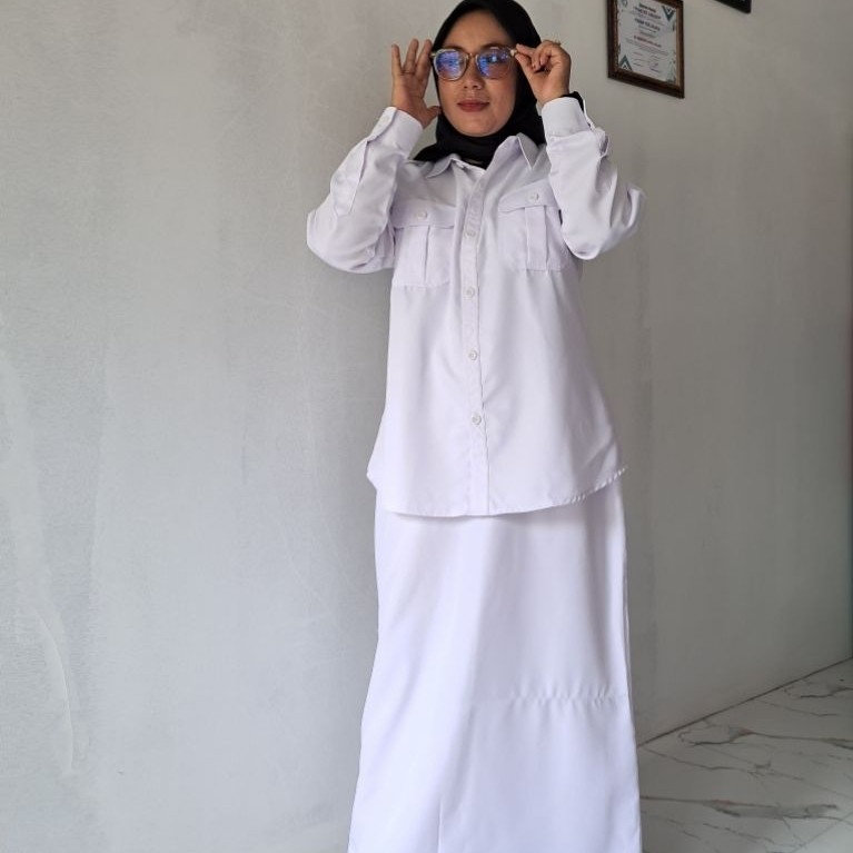 SERAGAM KERJA  PUTIH HITAM/ PUTIH PUTIH