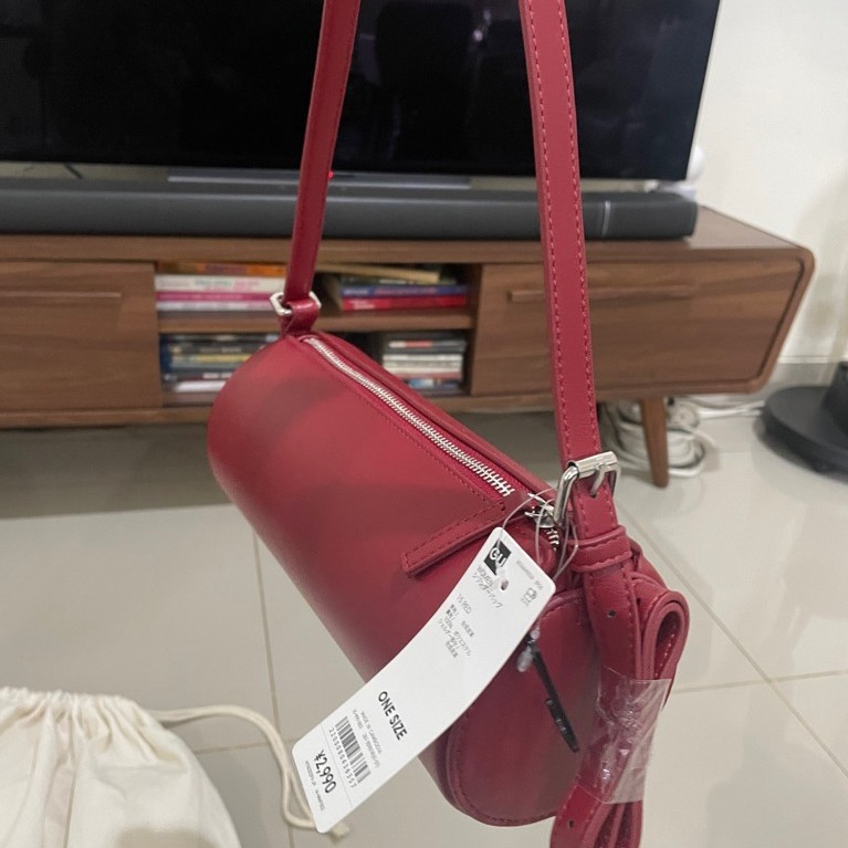 GU Cylinder Bag Japan