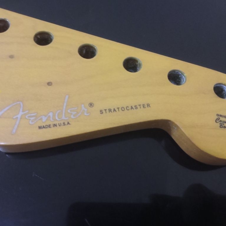 neck gitar fender