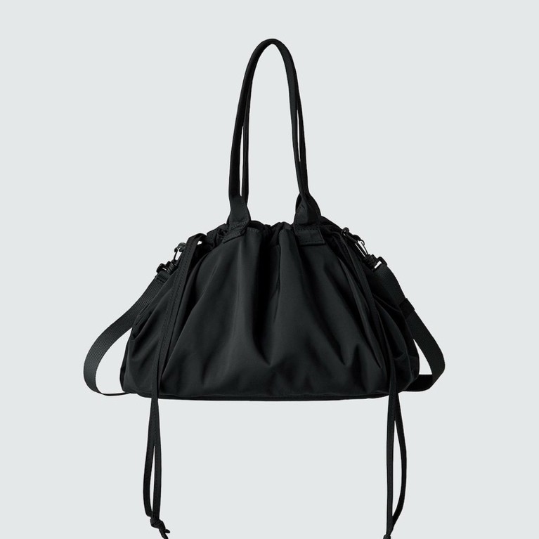uniqlo c drawstring bag