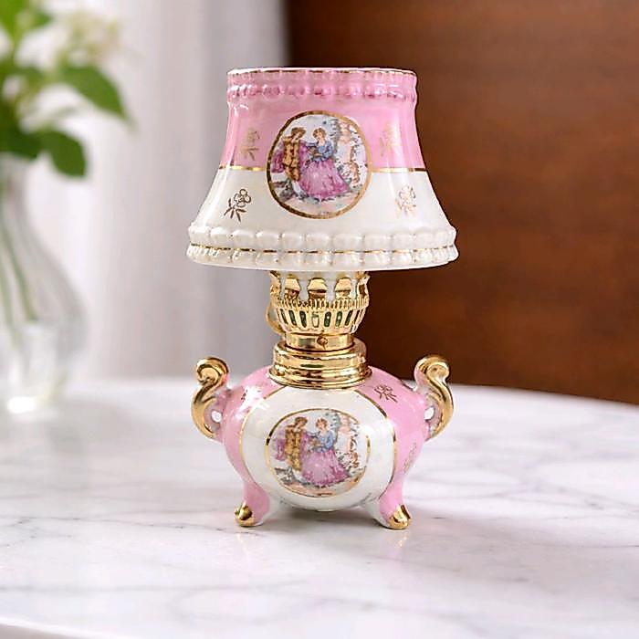 Ratna Vintage Lampu Minyak Meja Kaca Antik China Jadul Warna Pink Dengan Gambar Orang Eropa Kondisi 